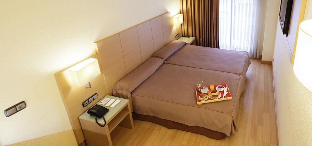 Hotel Condes De Haro Logroño Esterno foto