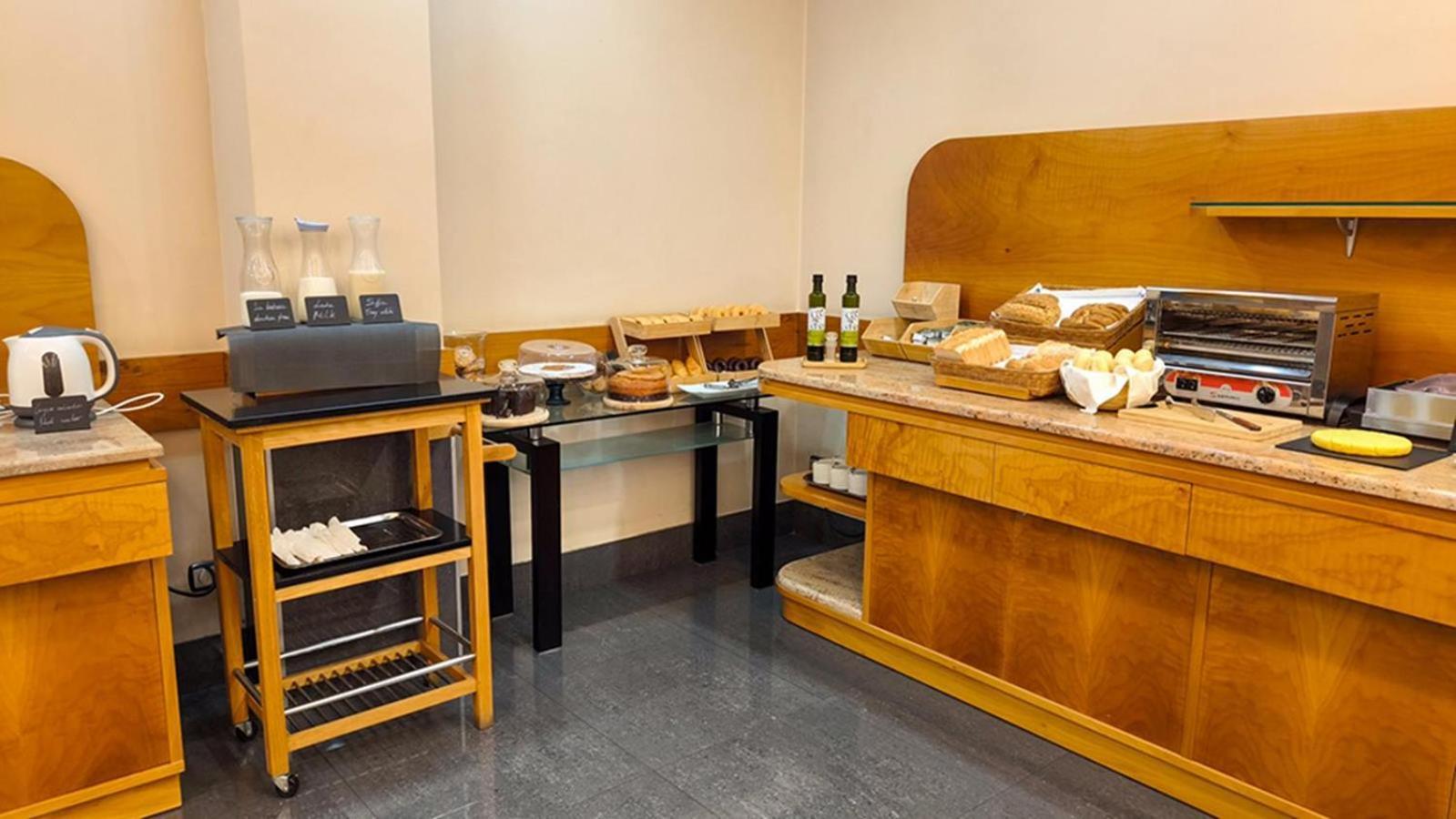 Hotel Condes De Haro Logroño Esterno foto