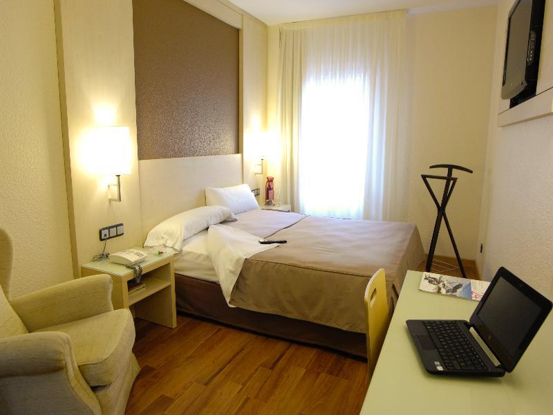 Hotel Condes De Haro Logroño Esterno foto
