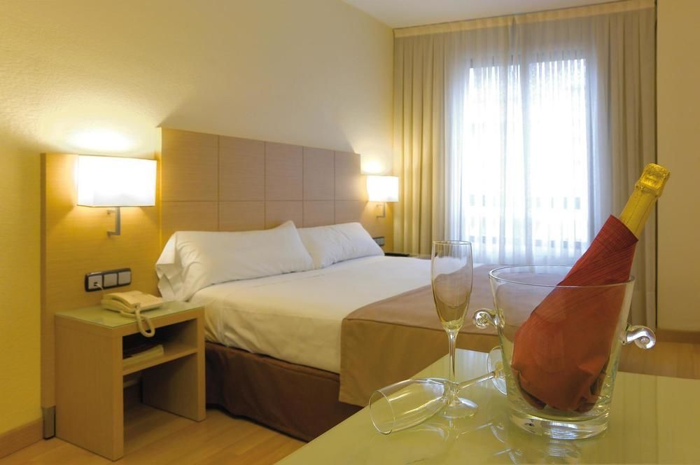 Hotel Condes De Haro Logroño Esterno foto